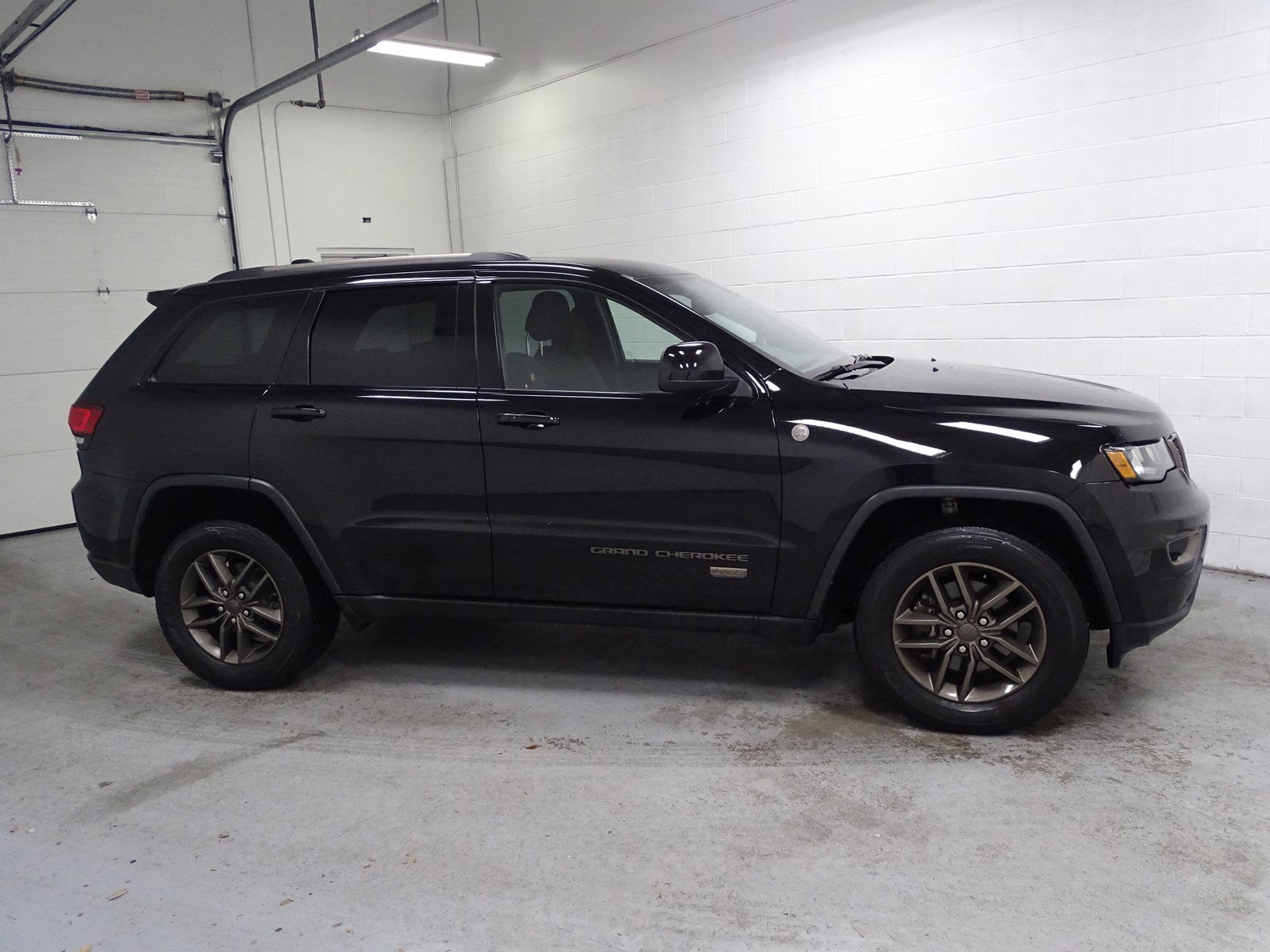 Certified Pre-Owned 2017 Jeep Grand Cherokee 75th Anniversary Edition ...