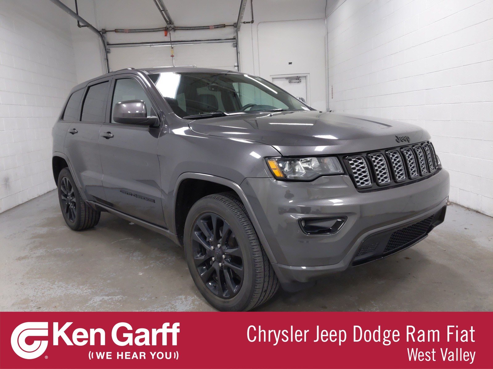 Pre Owned 2017 Jeep Grand Cherokee Altitude 4wd