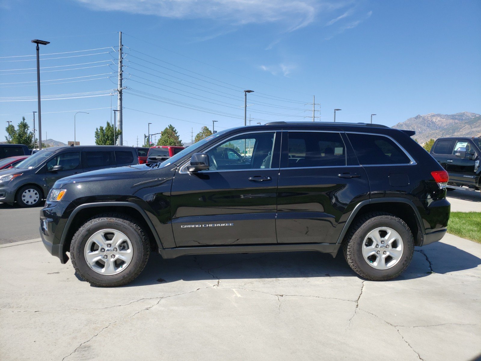 Certified Pre-Owned 2015 Jeep Grand Cherokee Laredo Sport Utility ...