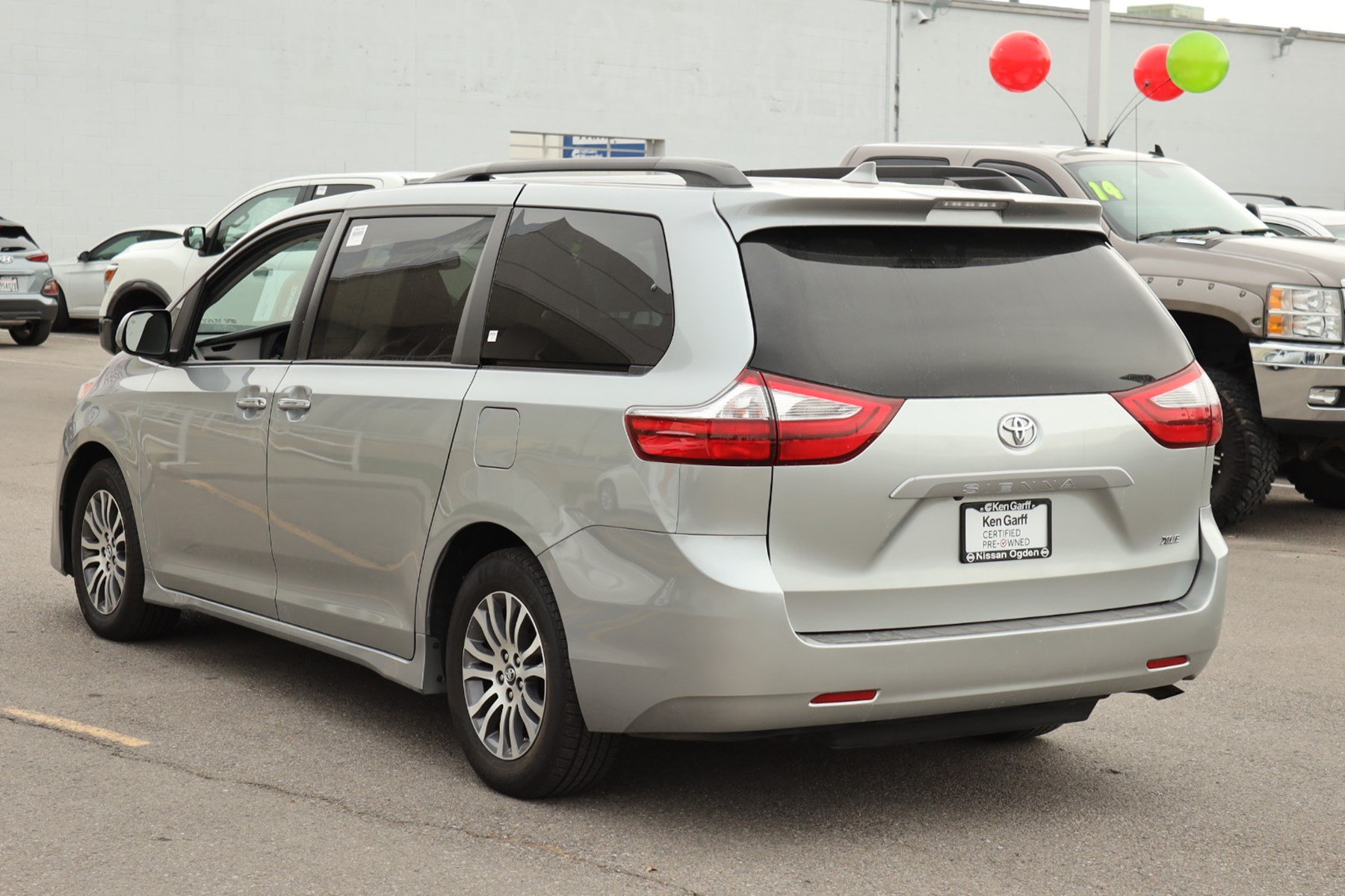 Pre-Owned 2018 Toyota Sienna XLE Auto Access Seat Mini-van, Passenger ...