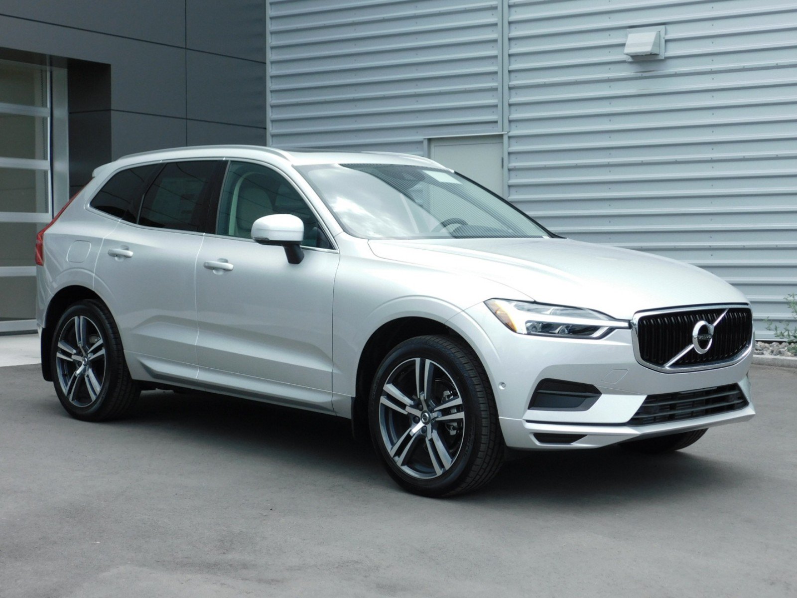 New 2019 Volvo XC60 Momentum Sport Utility #1V9061 | Ken Garff ...