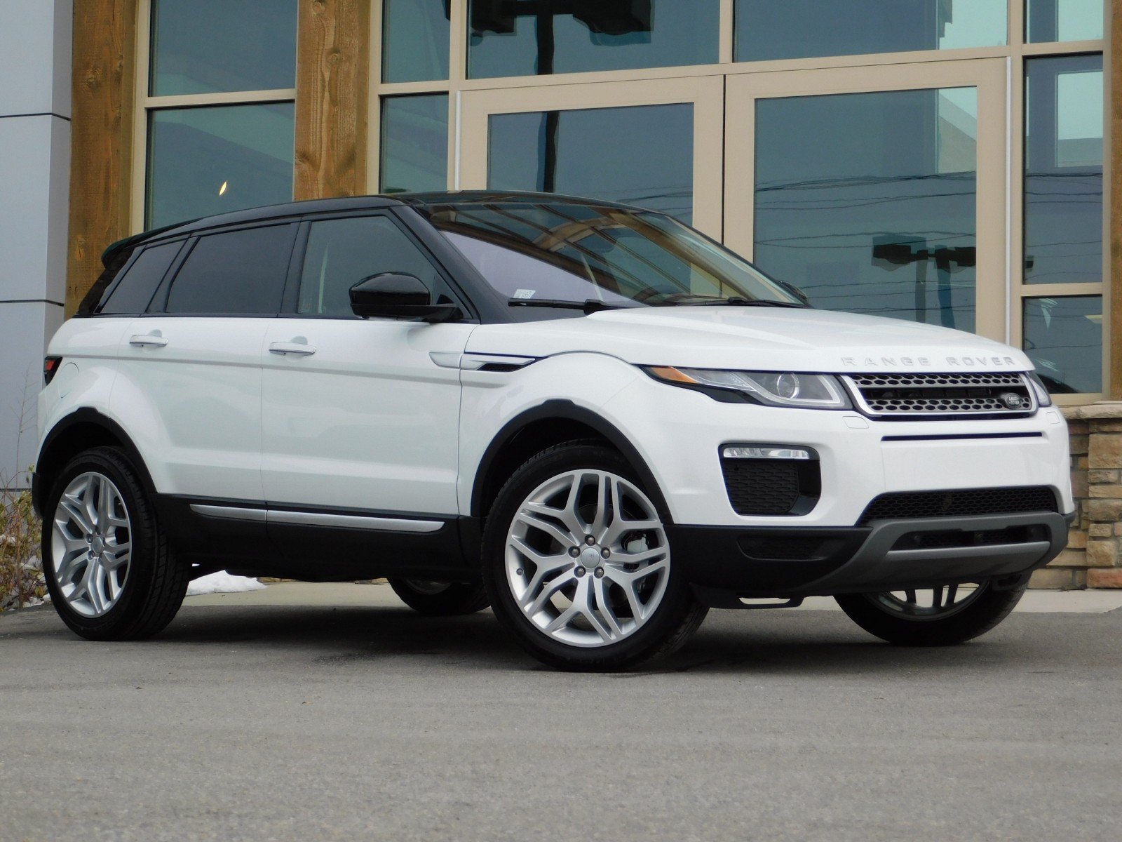 New 2019 Land Rover Range Rover Evoque HSE Sport Utility